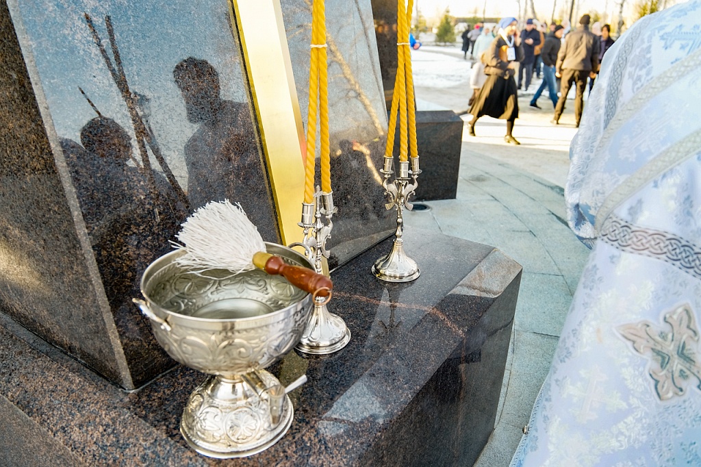 памятник Заступникам в Челябинске. Фото с сайта Екатербургской епархии памятник Заступникам в Челябинске. Фото с сайта Екатербургской епархии